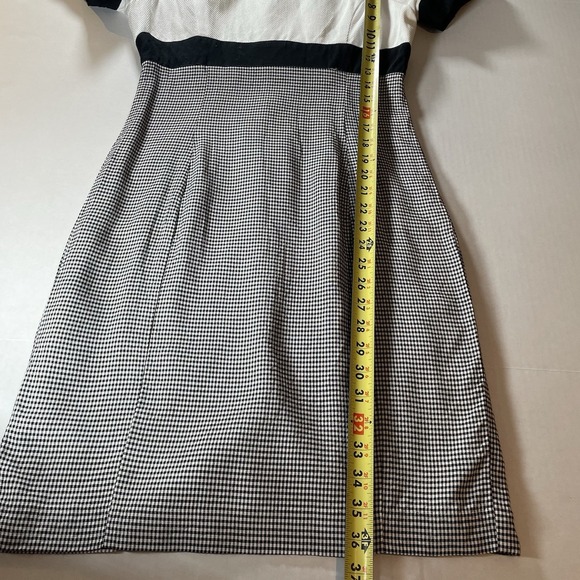 Vintage J M  Black and White Houndstooth‎ Sheath Dress Size 6 Classic Mod Style - Picture 9 of 9